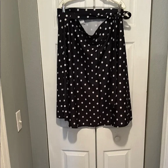 Polka Dot Skirt - Black and White Plus Size 22/24 - Picture 1 of 3